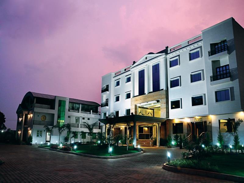 The Sai Leela Hotel Yelahanka Exterior photo