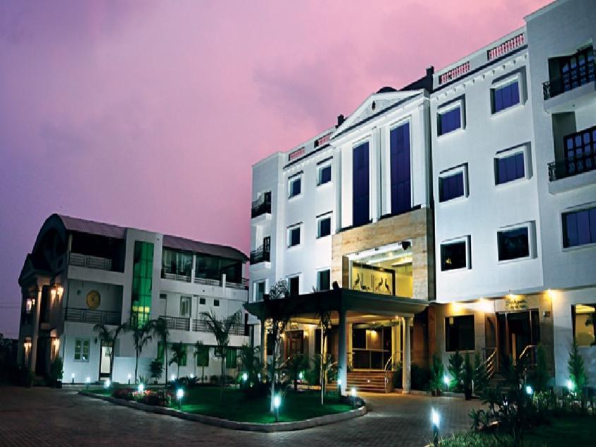 The Sai Leela Hotel Yelahanka Exterior photo