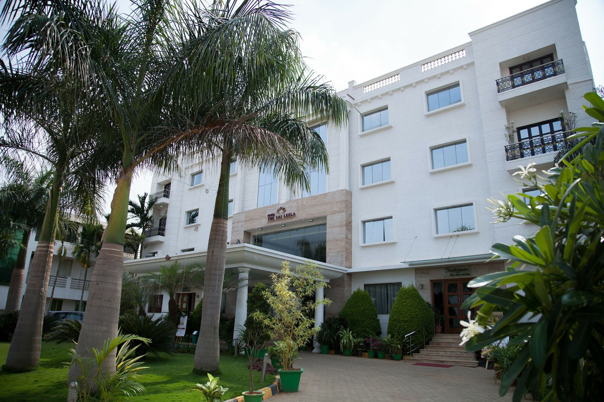 The Sai Leela Hotel Yelahanka Exterior photo