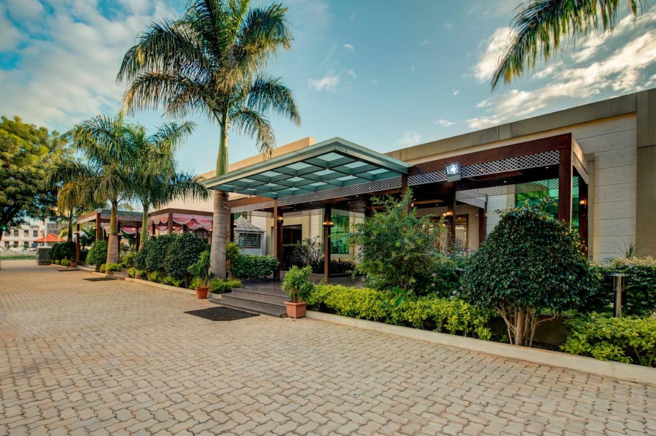 The Sai Leela Hotel Yelahanka Exterior photo